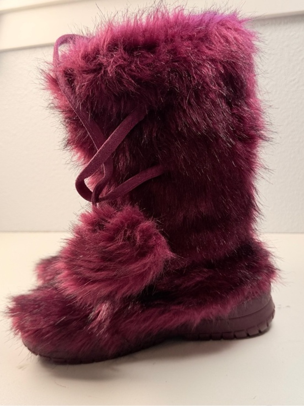 Colin Stuart Deep Burgundy Faux Fur Pom Pom Winter Boots Women’s Size 7 Y2K